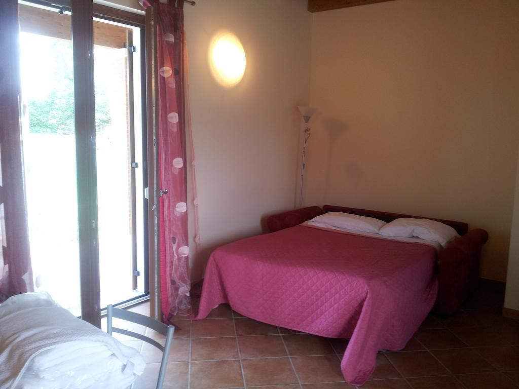 Bed and Breakfast Laghetto Ai Portici Pastrengo Habitación foto